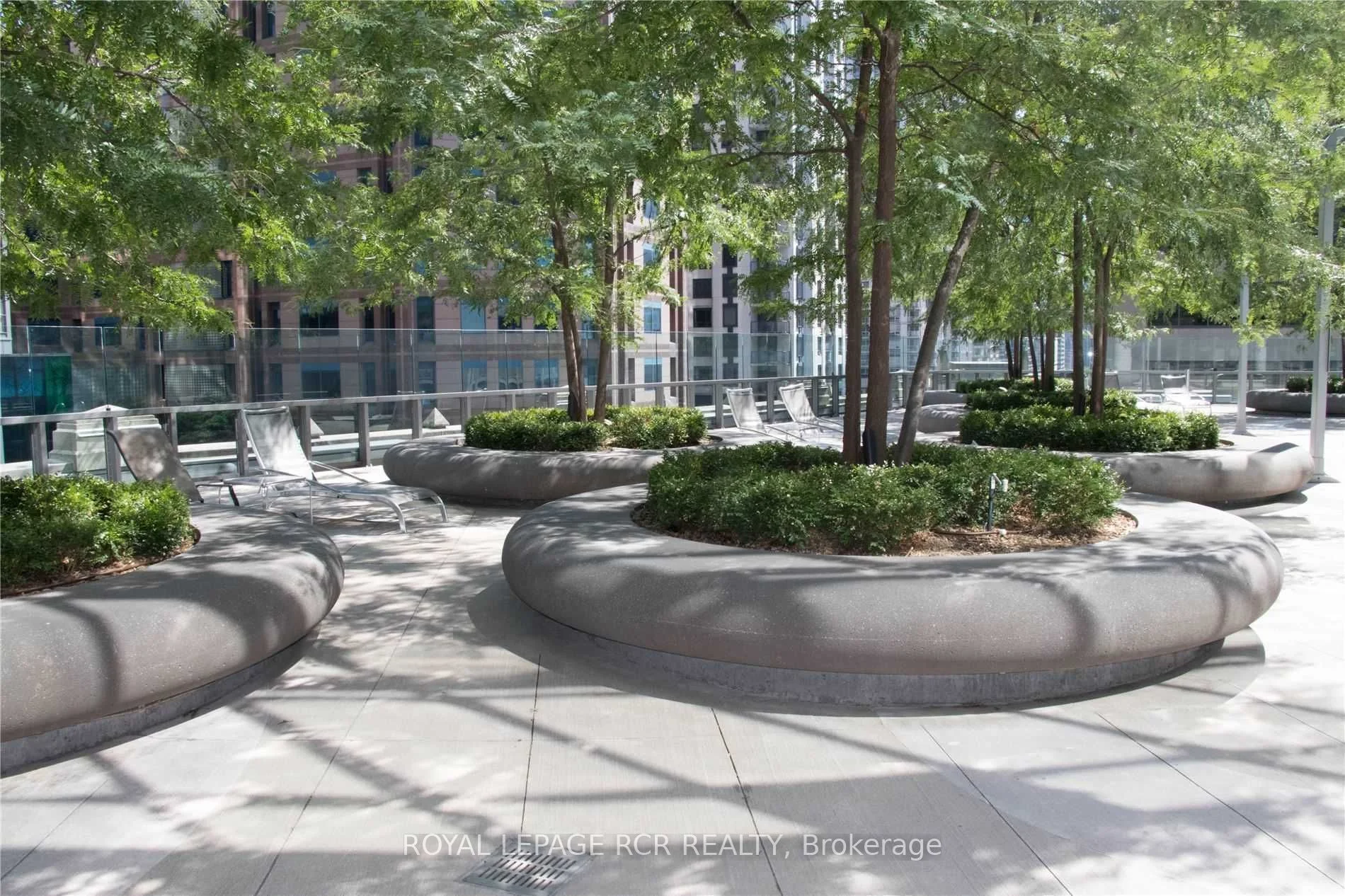 832 Bay Street 410, Toronto C01, ON M5S 1Z6