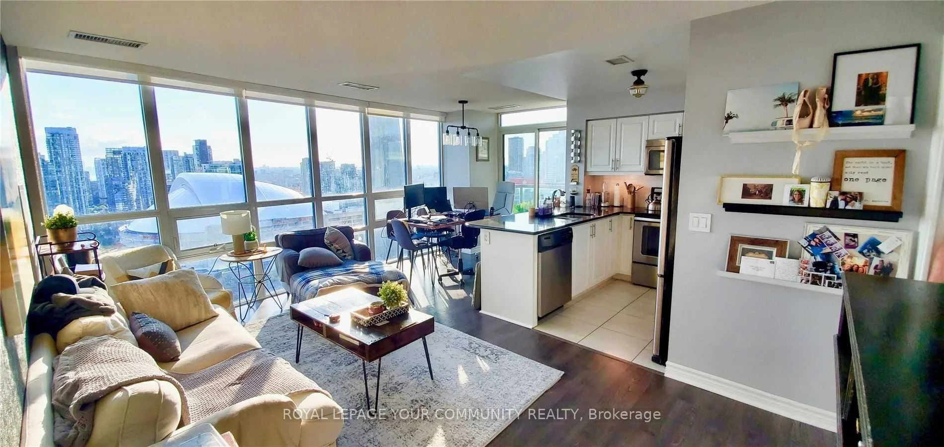 Condo Apartment in Toronto