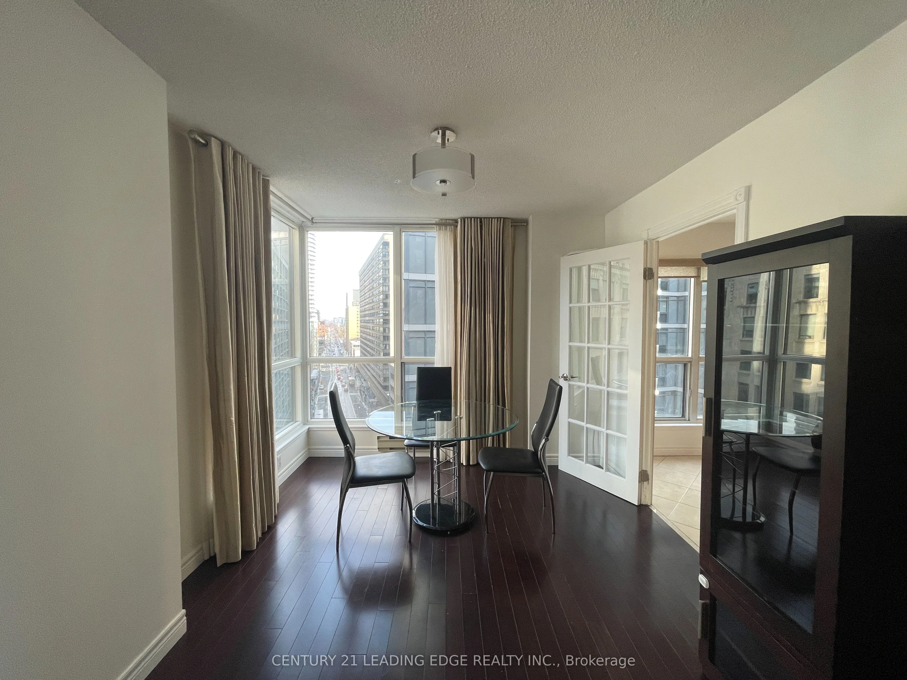 7 CARLTON Street 1115, Toronto C08, ON M5B 2M3