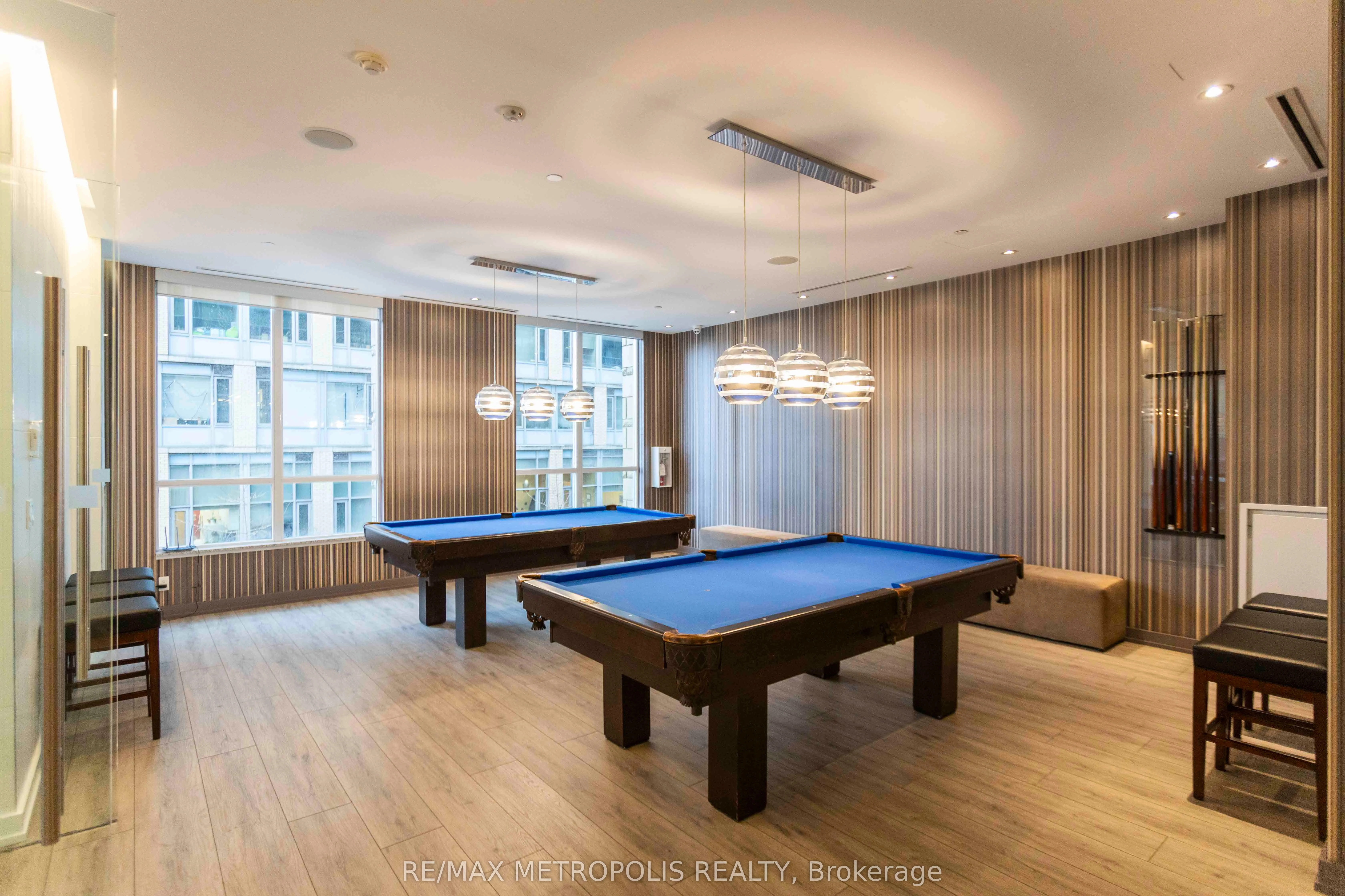 500 Sherbourne Street 1704, Toronto C08, ON M4X 1L1