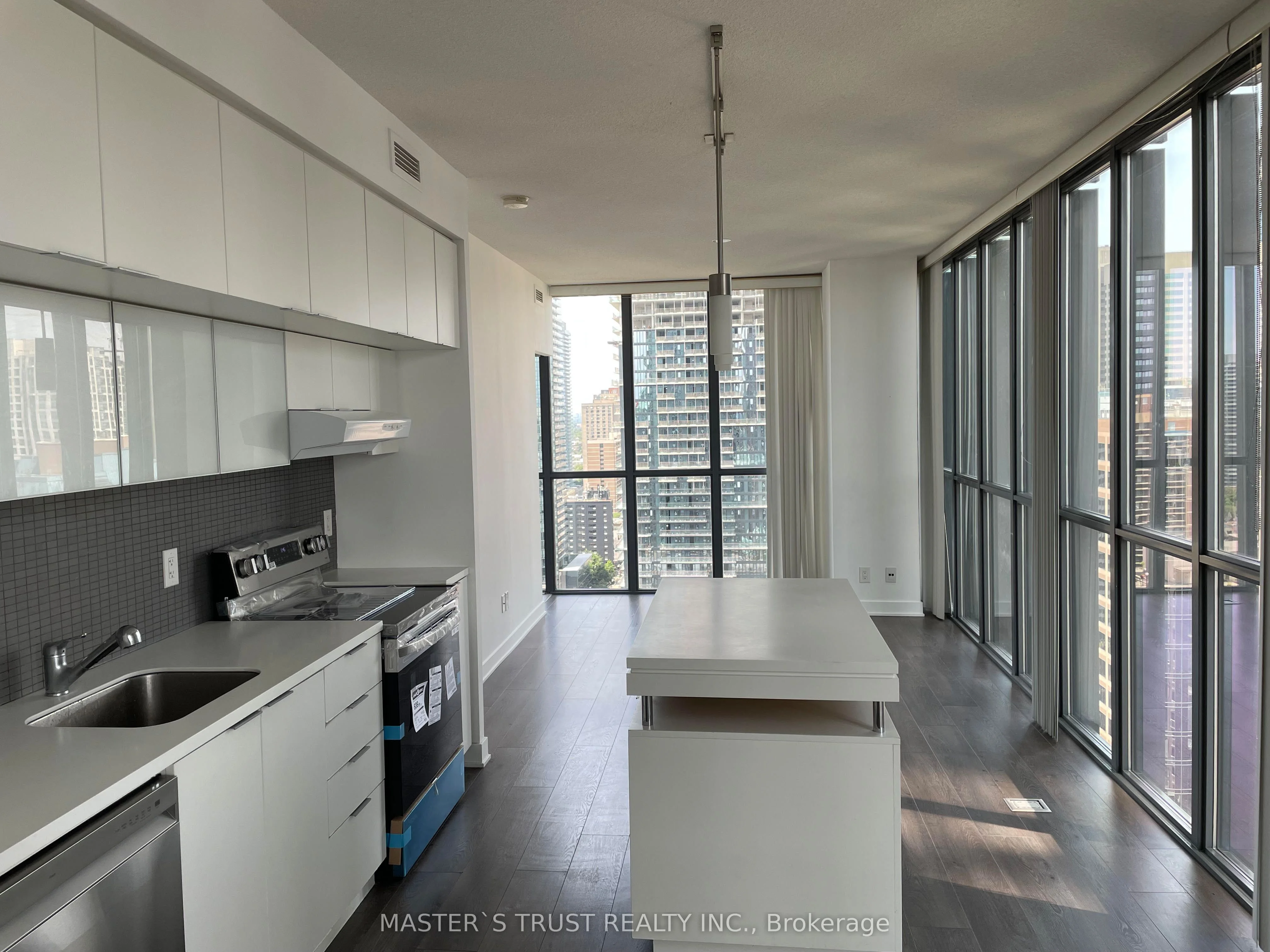 110 Charles Street E 2607, Toronto C08, On M4y 1t5