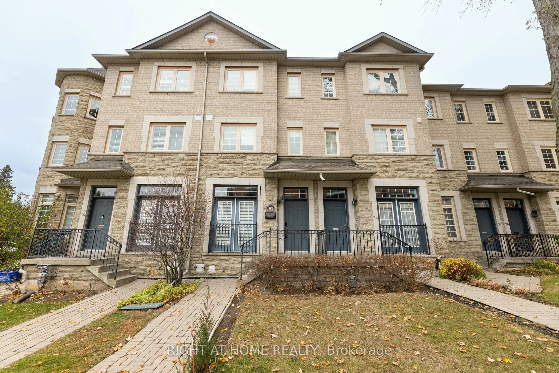 34 Horsham Avenue, Toronto C07, On M2n 1z7