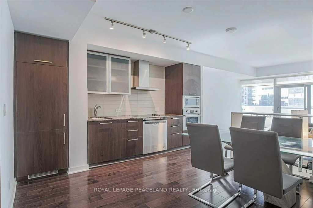 12 York Street 1509, Toronto C01, On M5j 0a9