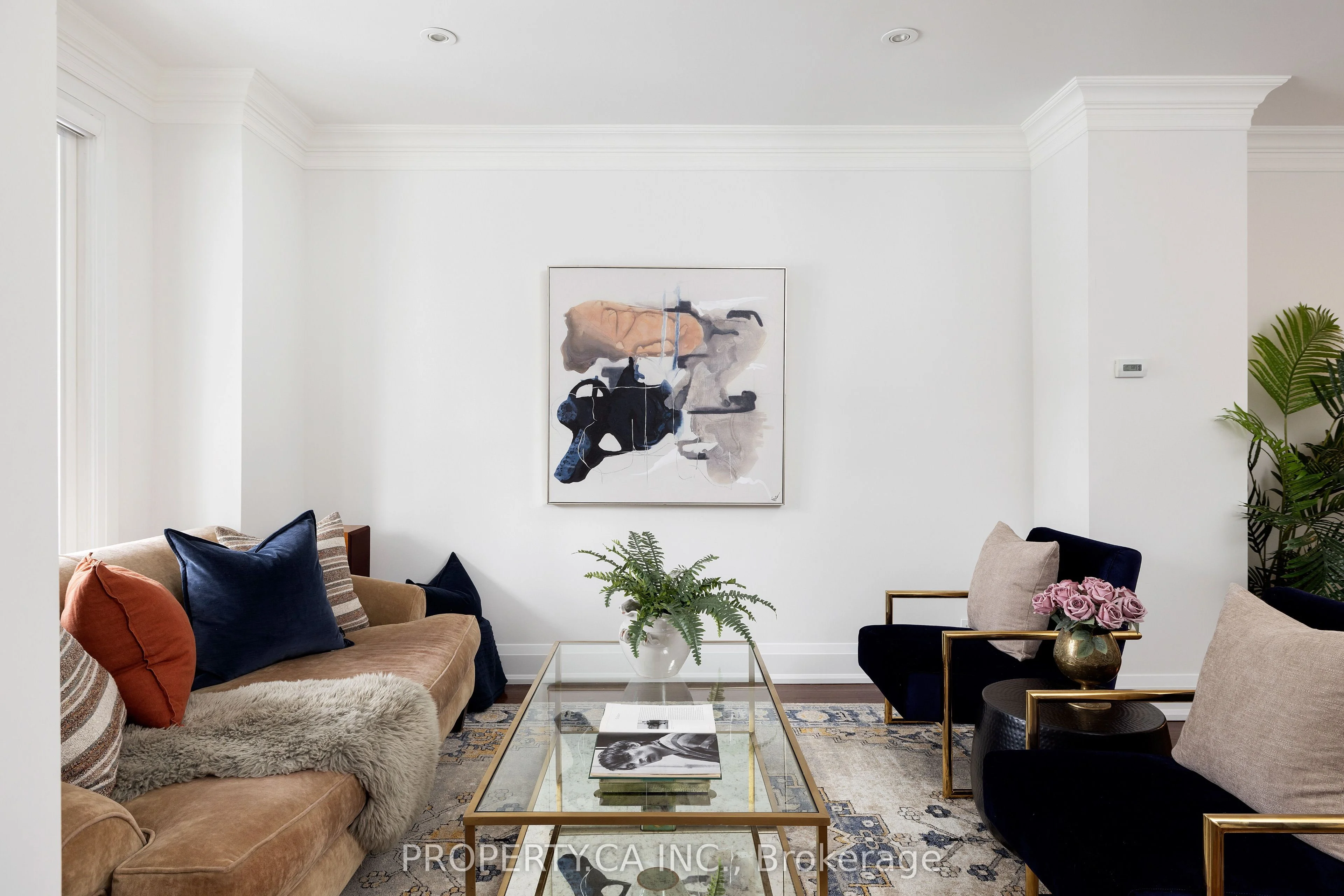 213 Clinton Street, Toronto C01, On M6g 2y4