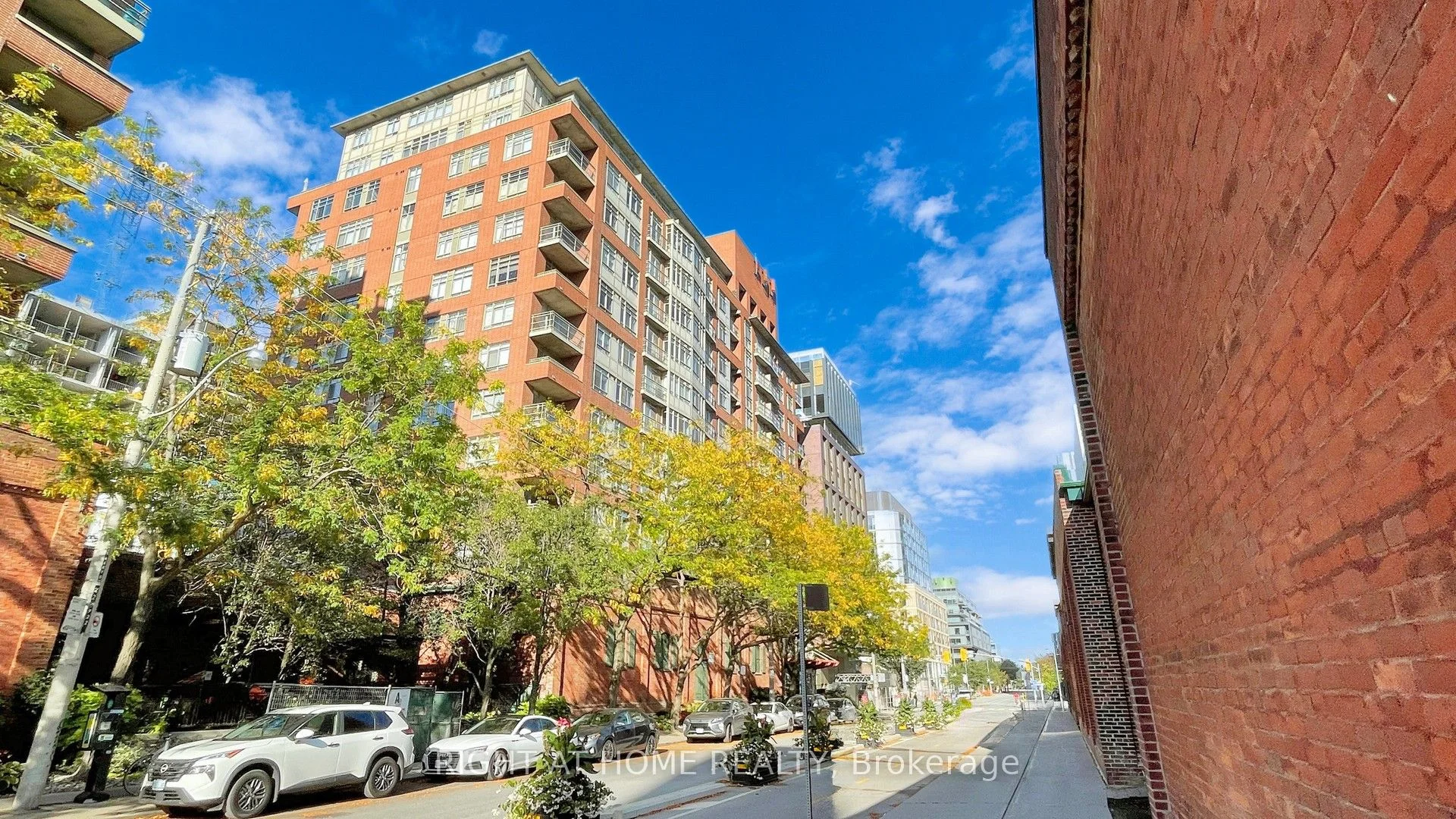 Condo Apartment in Toronto