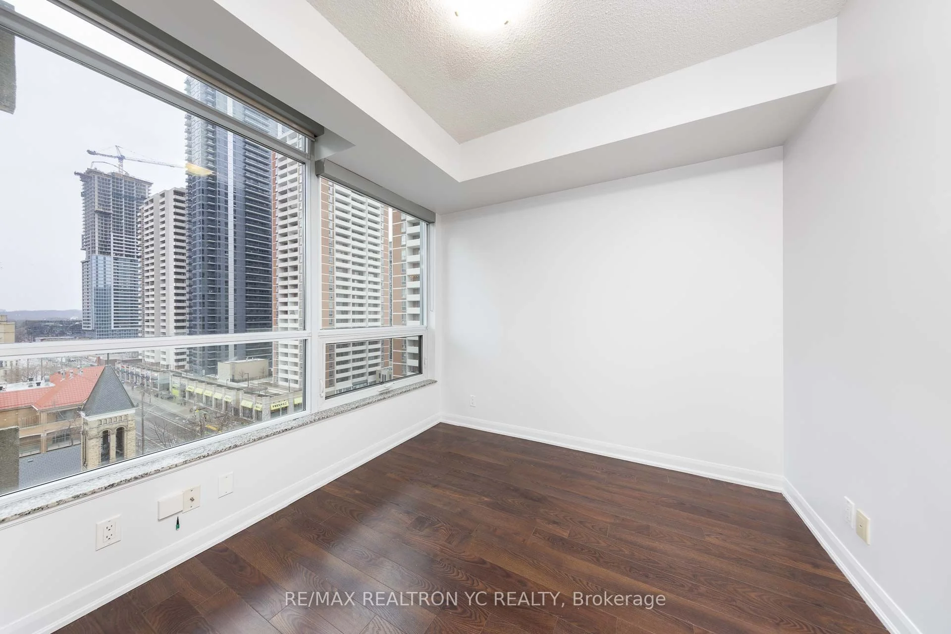500 Sherbourne Street 902, Toronto C08, ON M4X 1L1