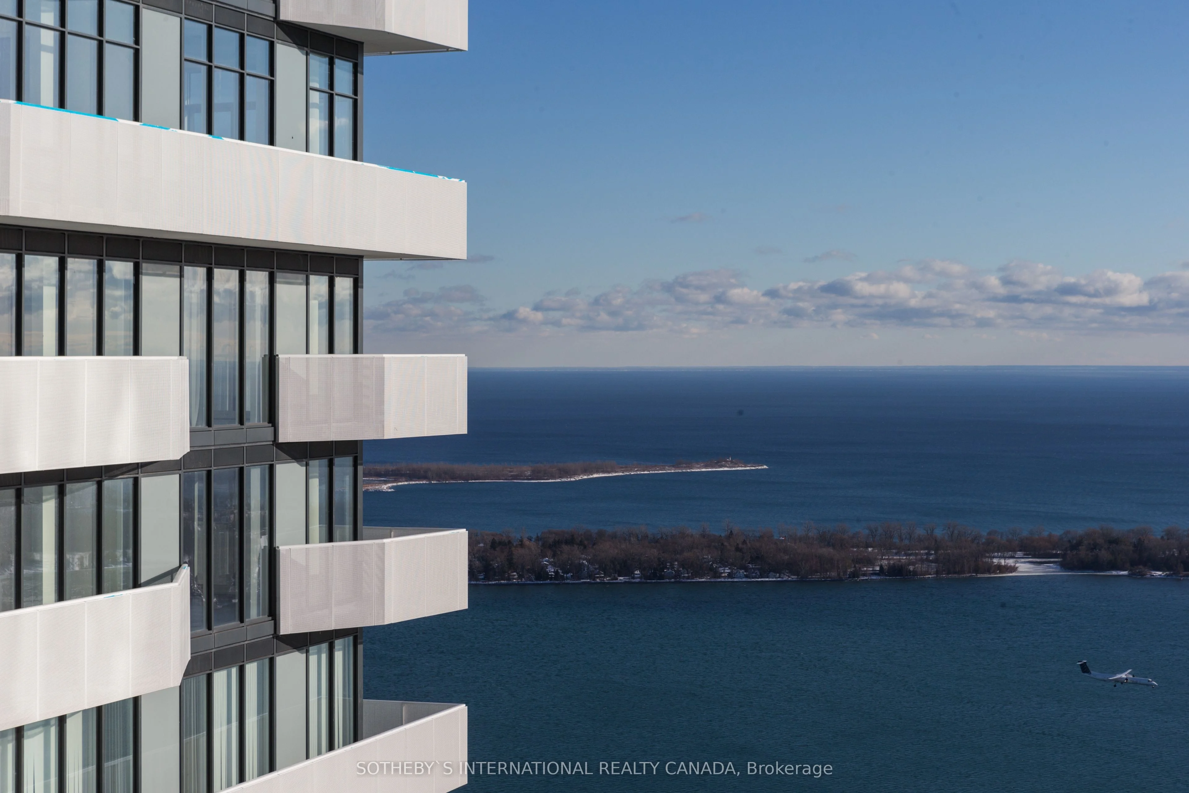 100 Harbour Street 3211, Toronto C01, ON M5J 1B7