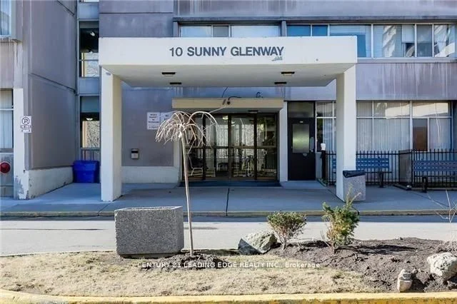 10 Sunny Glenway 1110, Toronto C11, On M3c 2z3