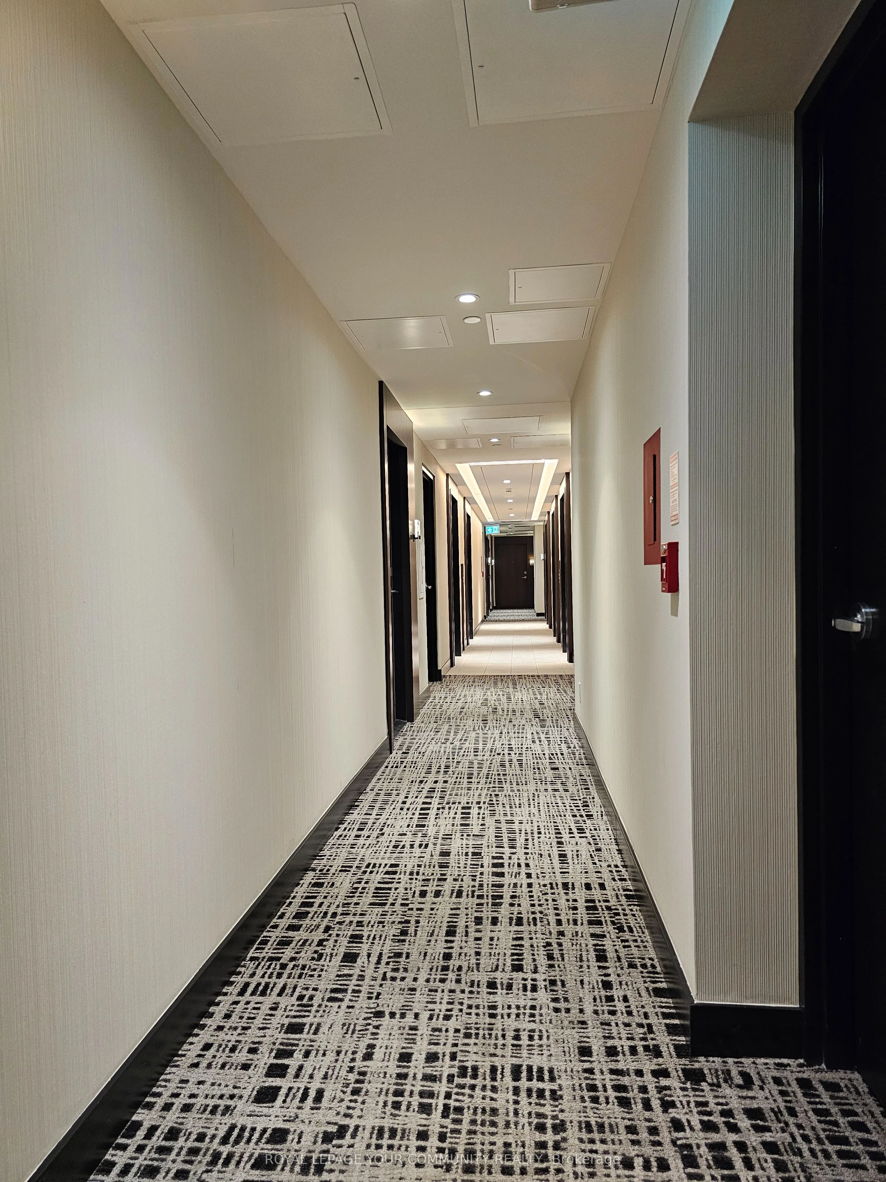2221 Yonge Street 2908, Toronto C10, On M4s 0b8