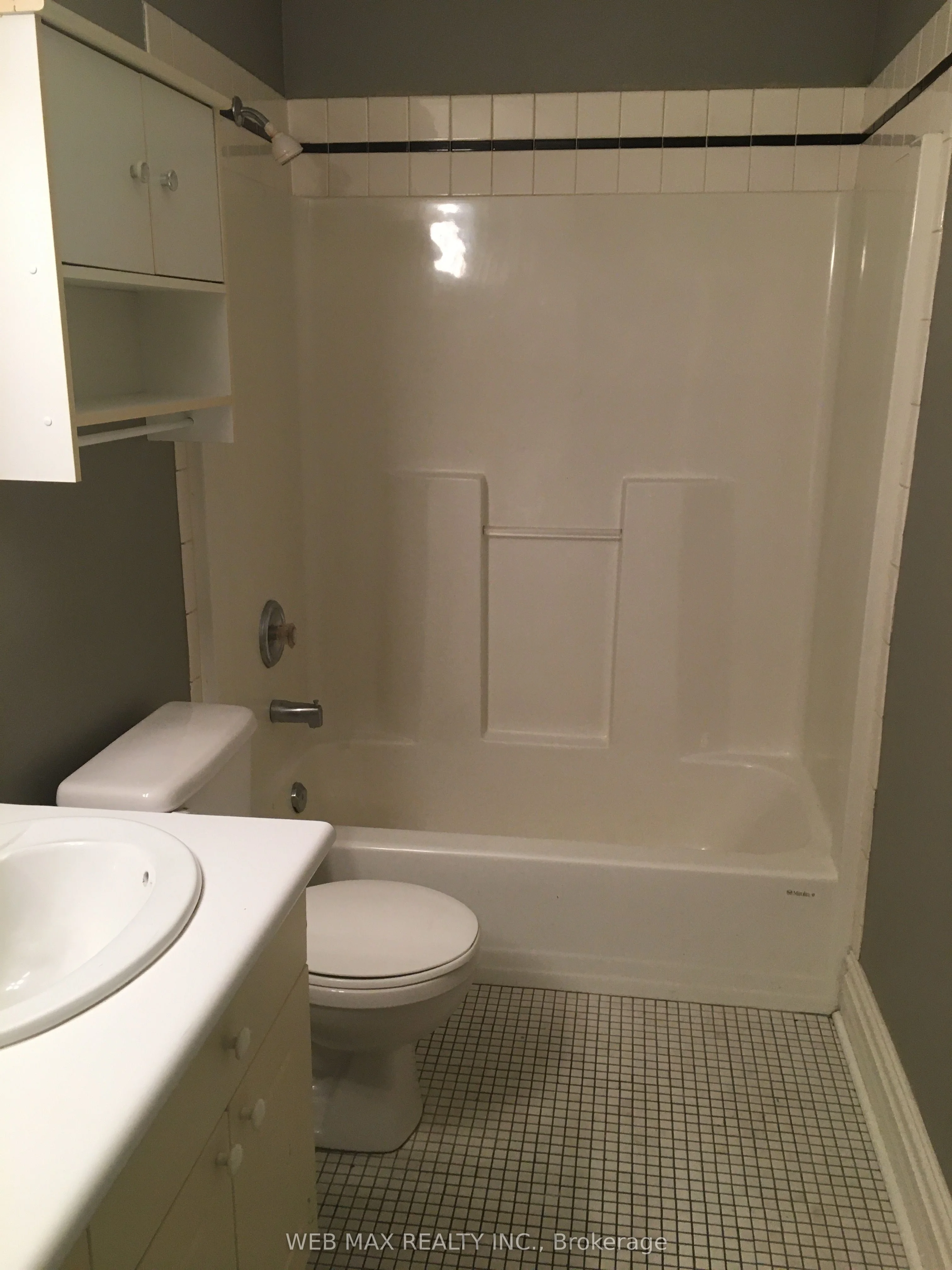 615 Eglinton Avenue W 2, Toronto C03, ON M5N 1C5