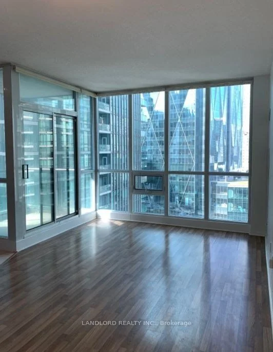 12 Yonge Street 2010, Toronto C01, On M5e 1z9