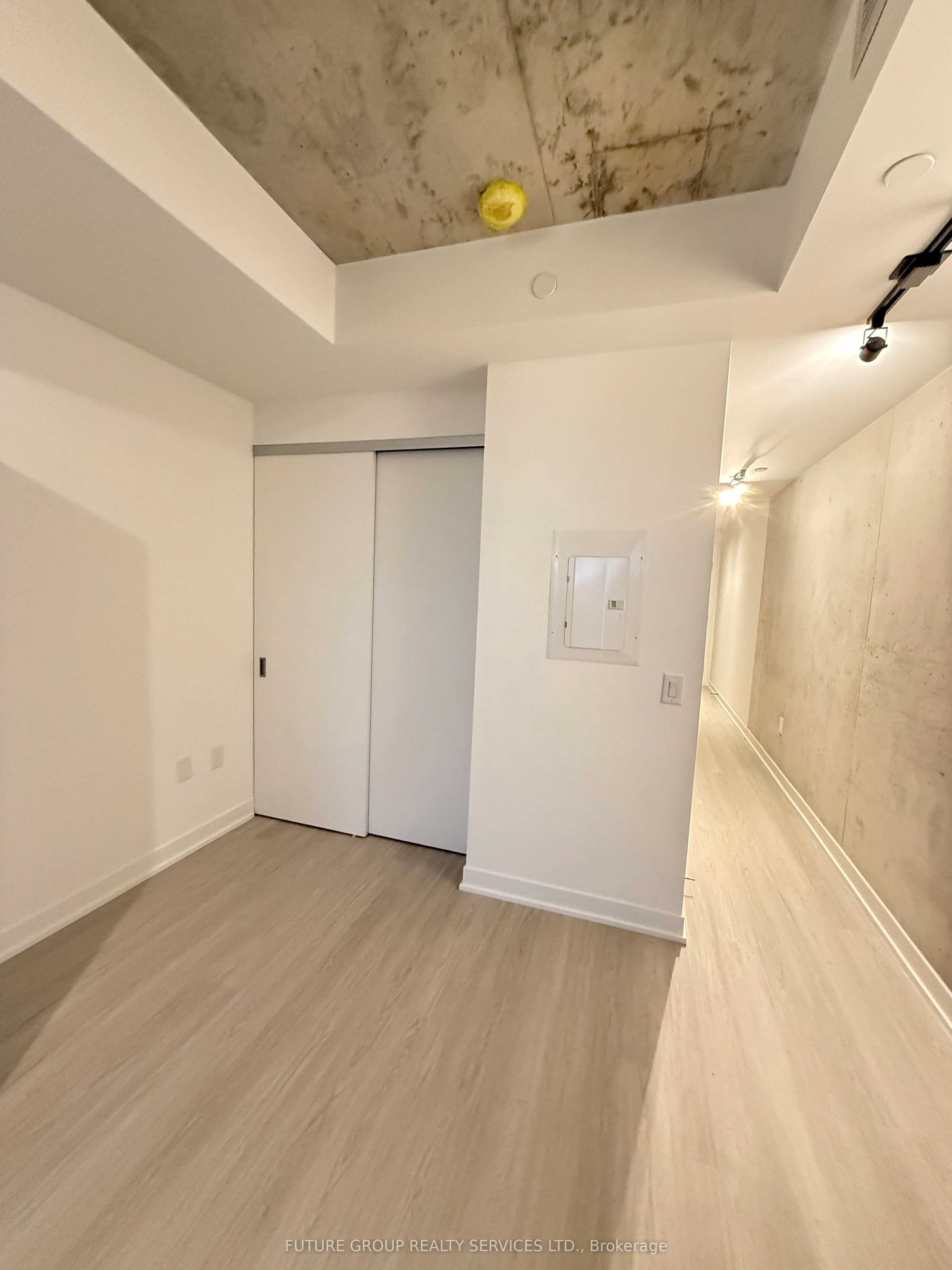 195 McCaul Street 1315, Toronto C01, ON M5T 1W6