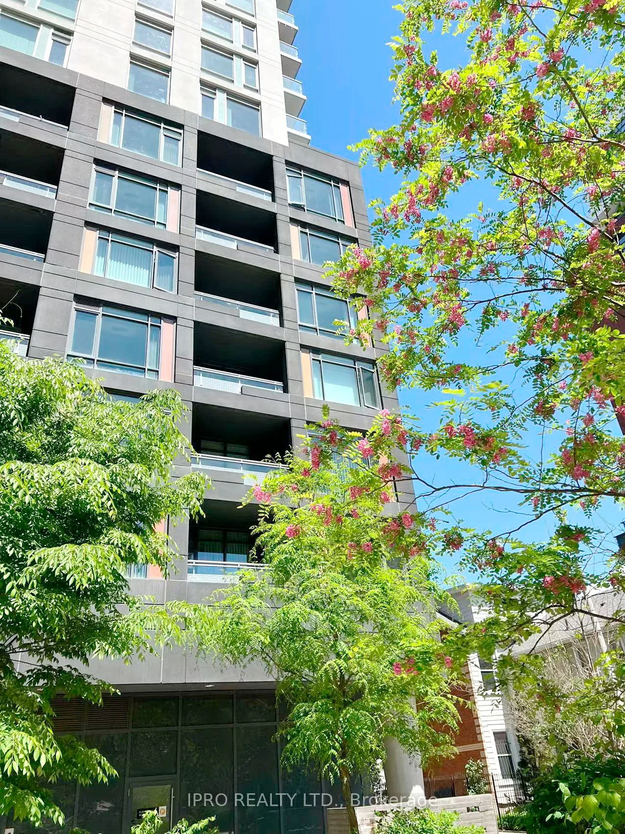 Condo Apartment in Toronto