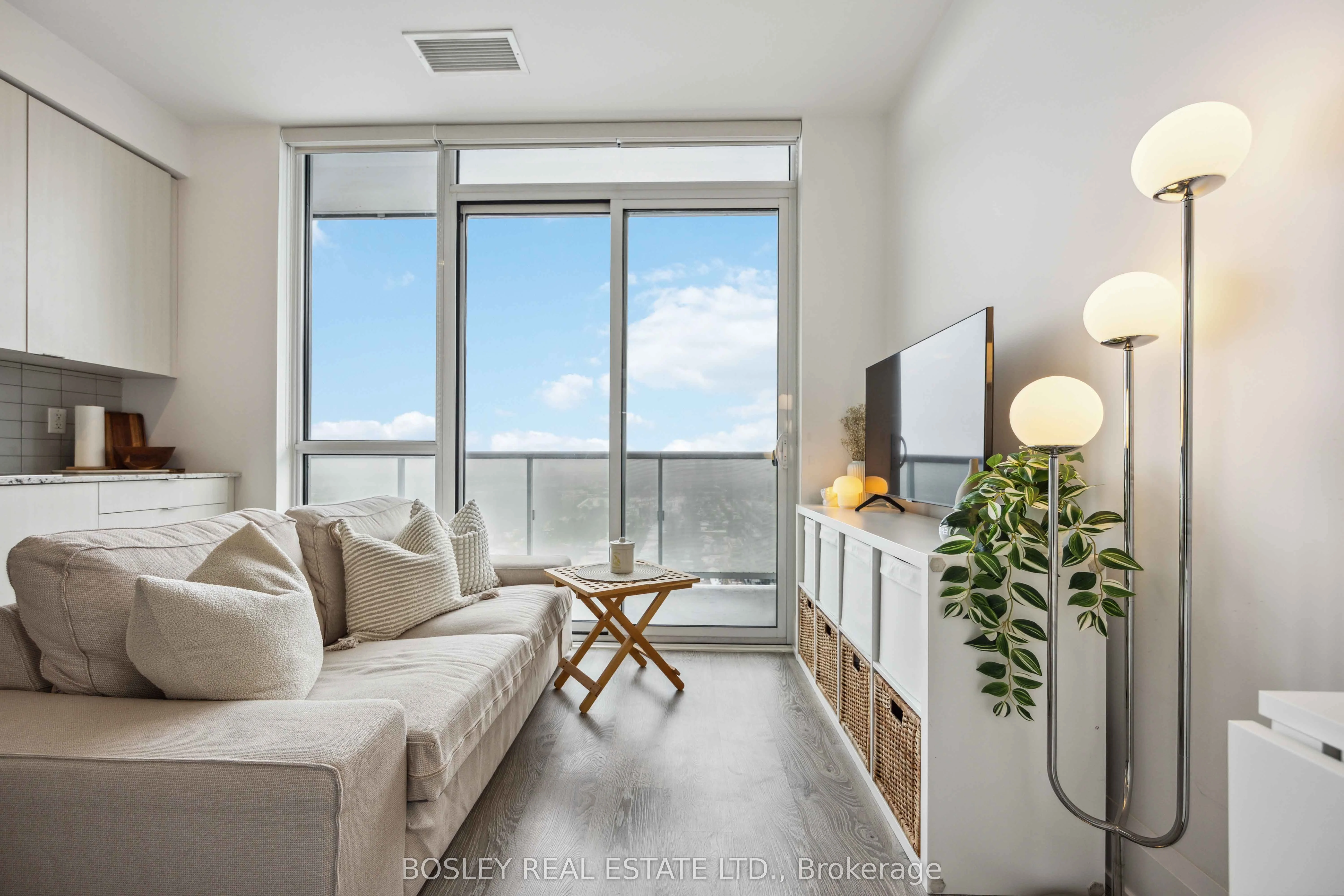 101 Erskine Avenue 3006, Toronto C10, On M4p 1y5