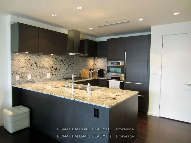 180 University Avenue 3102, Toronto C01, On M5h 0a2