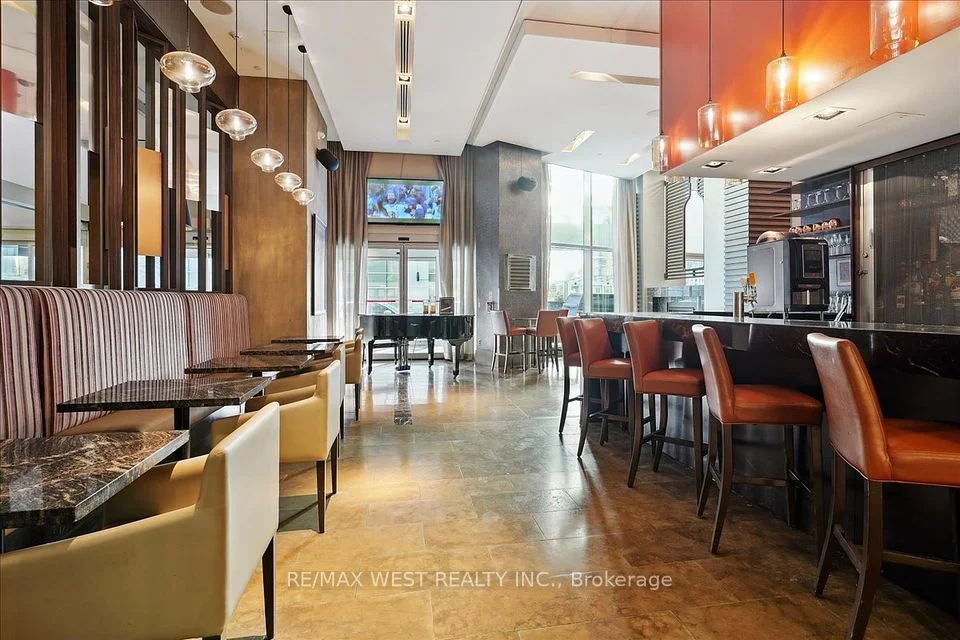 200 Victoria Street 1616, Toronto C08, ON M5B 2R3