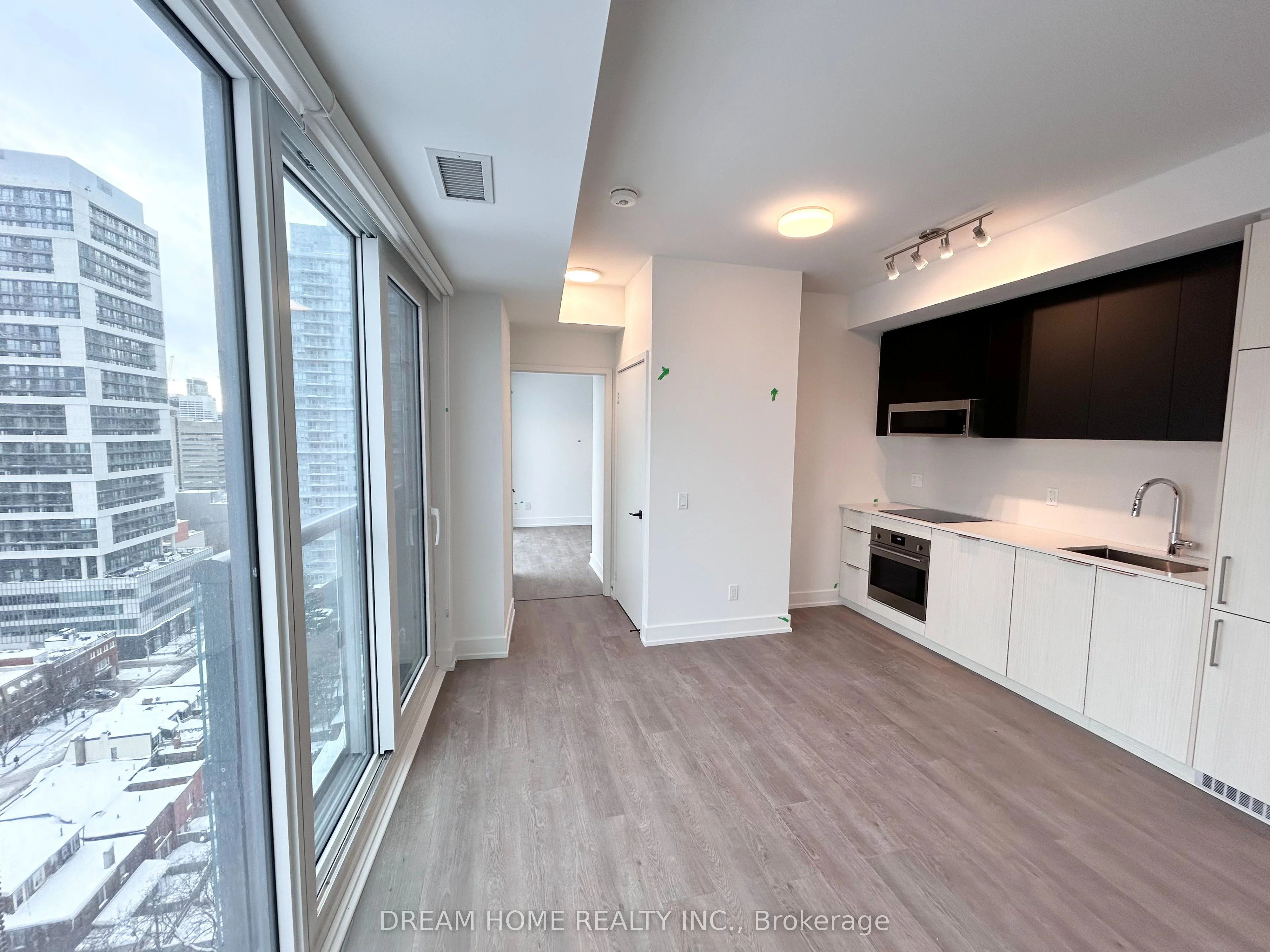 308 Jarvis Street 1713, Toronto C08, On M5b 0e3