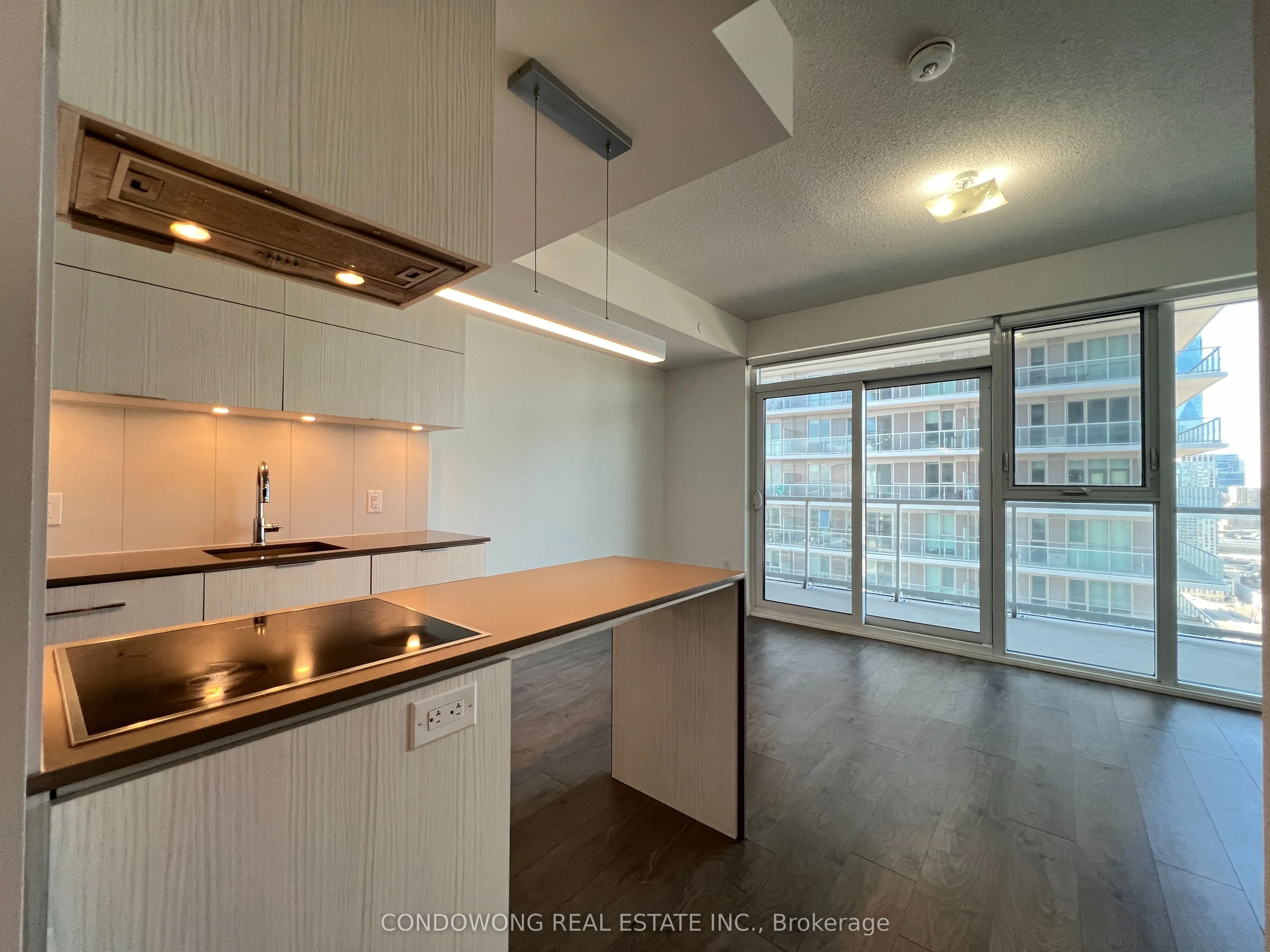 20 Richardson Street 2706, Toronto C08, On M5a 0s6