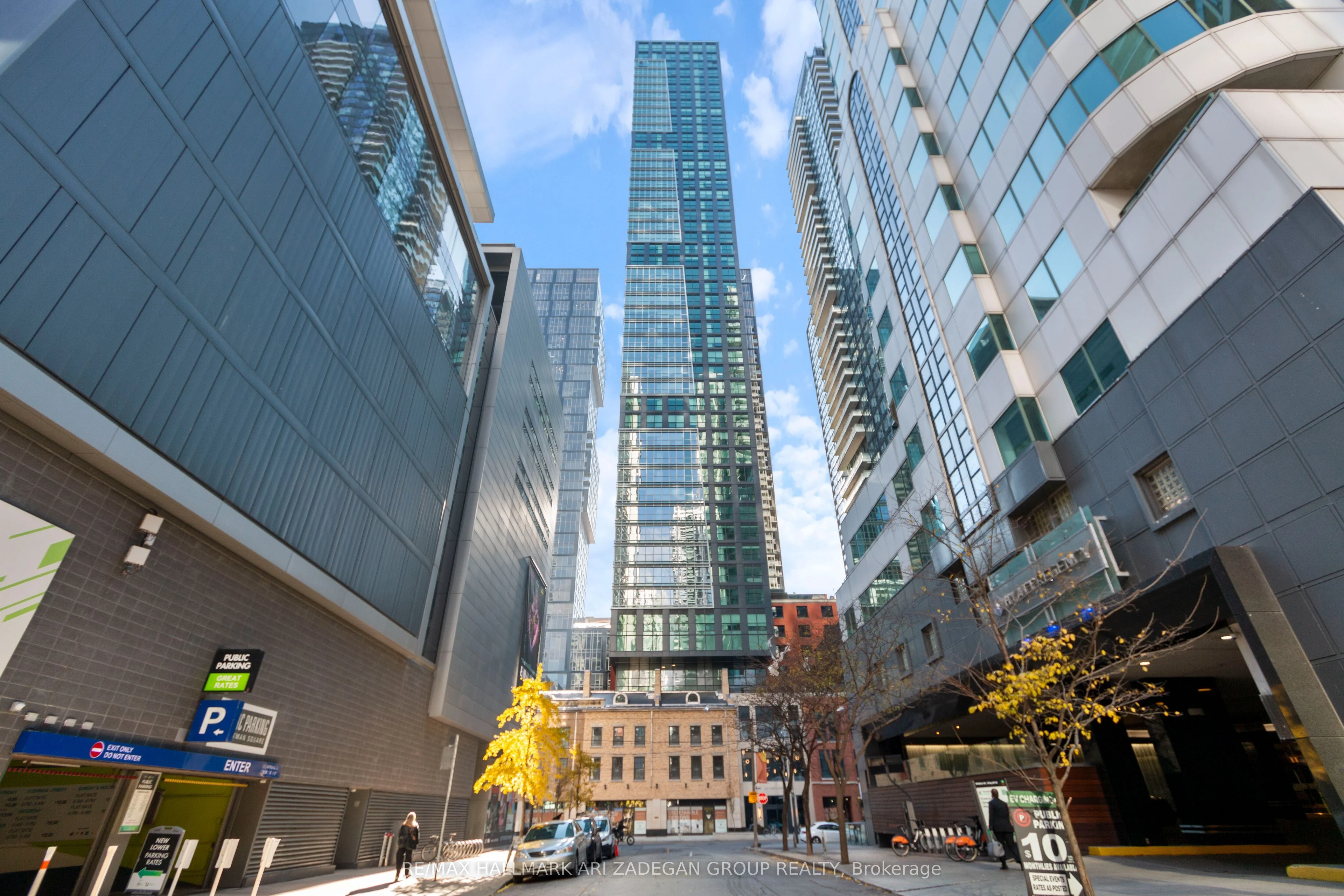 327 King Street W 3107, Toronto C01, On M5v 0w7