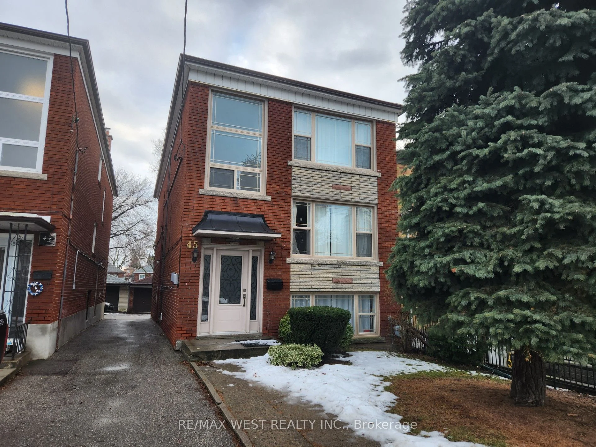 45 Clovelly Avenue, Toronto C03, On M6c 1y2