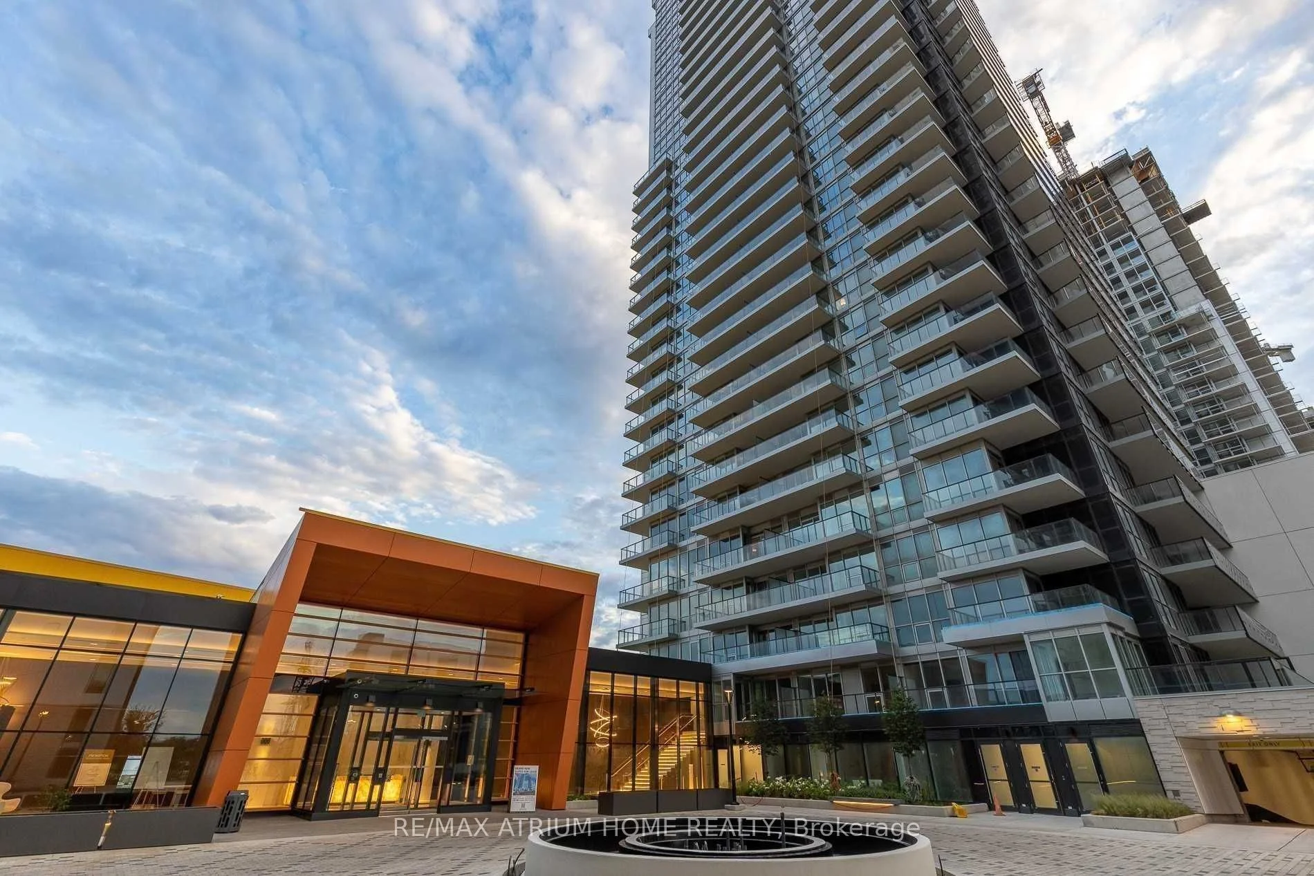 85 Mcmahon Drive 3705, Toronto C15, On M2k 0h1