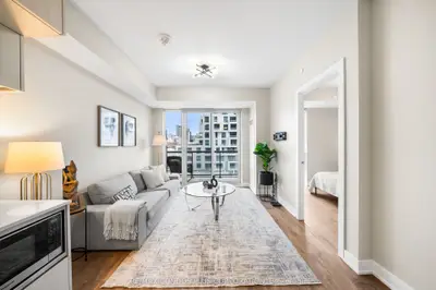 80 Vanauley Street 511, Toronto C01, On M5t 0c9