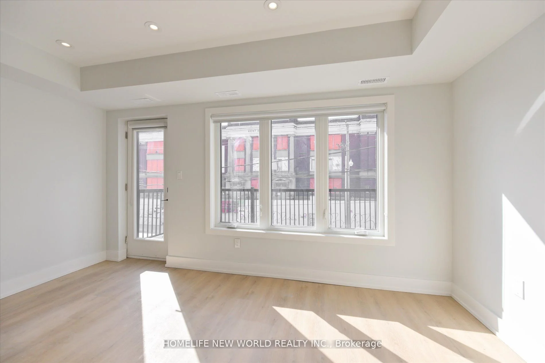 997 Dufferin Street 2F, Toronto C01, ON M6H 4B2