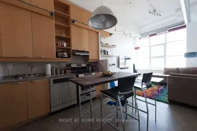 155 Dalhousie Street 1041, Toronto C08, On M5b 2p7