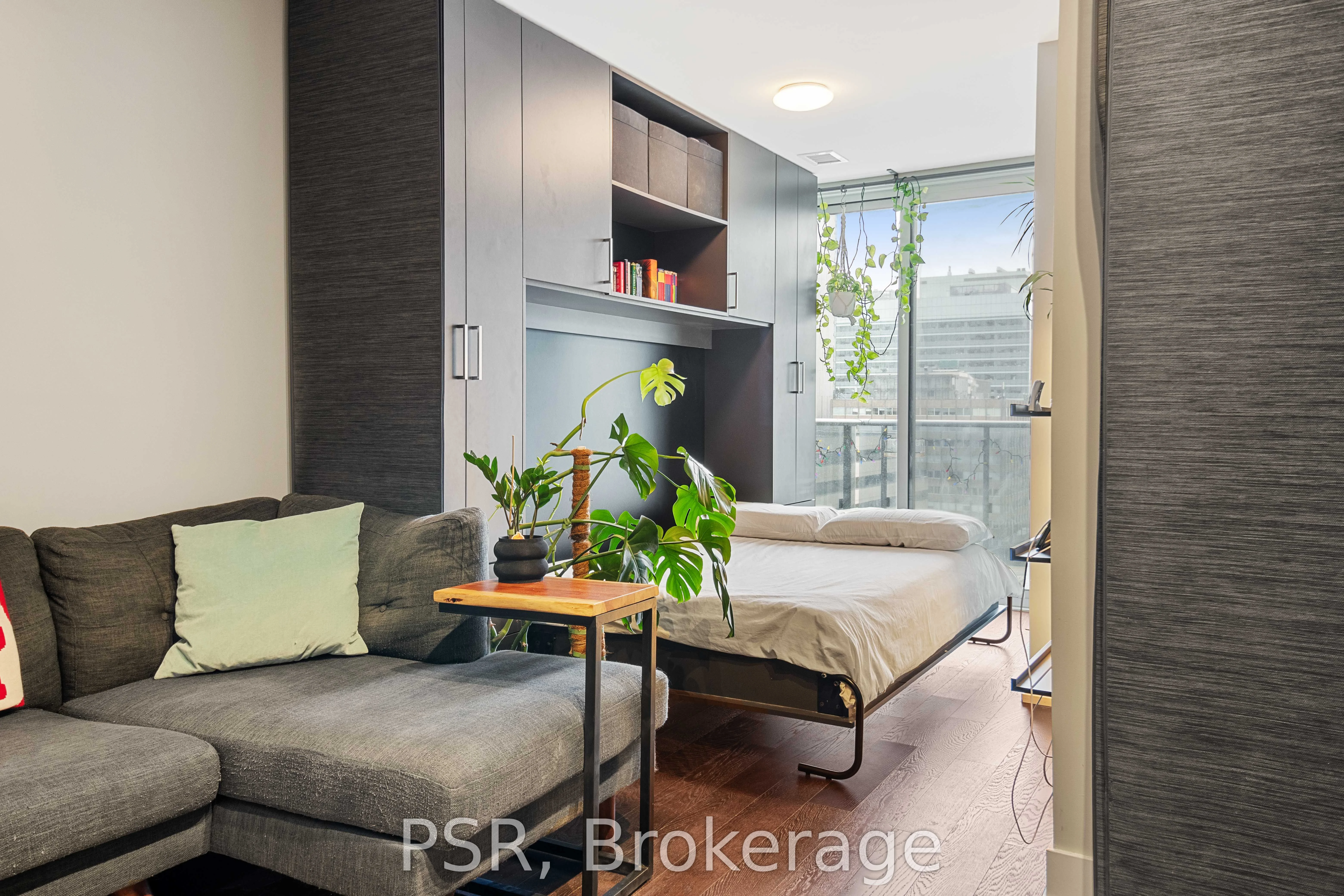 7 Grenville Street 1112, Toronto C01, On M4y 0e9