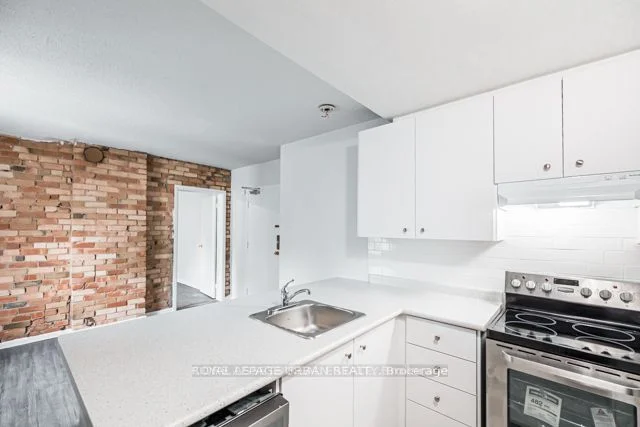 72 Wellesley Street E 202, Toronto C08, On M4y 1h2