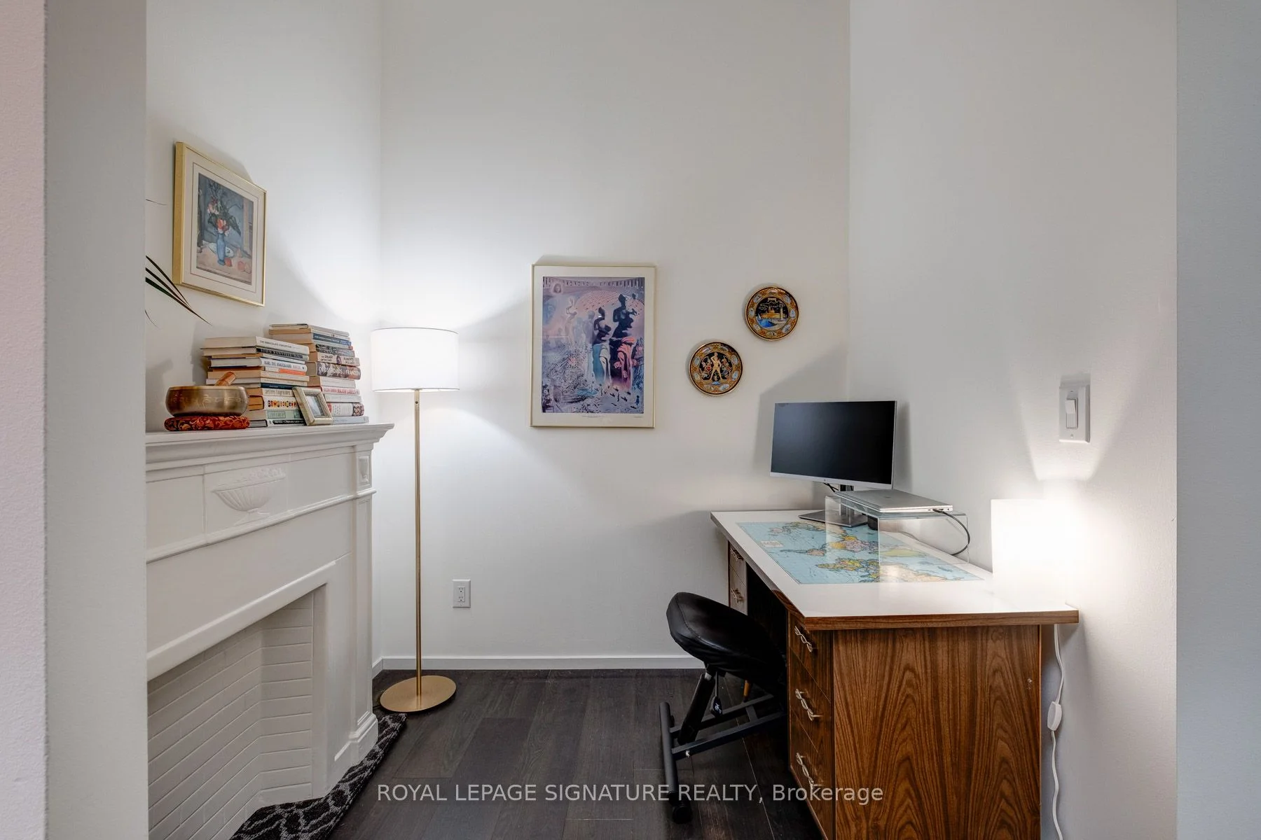 8 Charlotte Street 216, Toronto C01, ON M5V 0K4