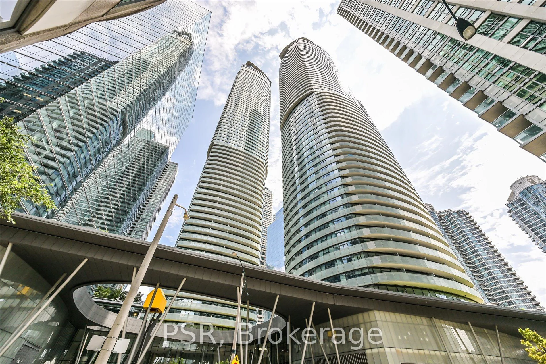 14 York Street 5105, Toronto C01, On M5j 0b1