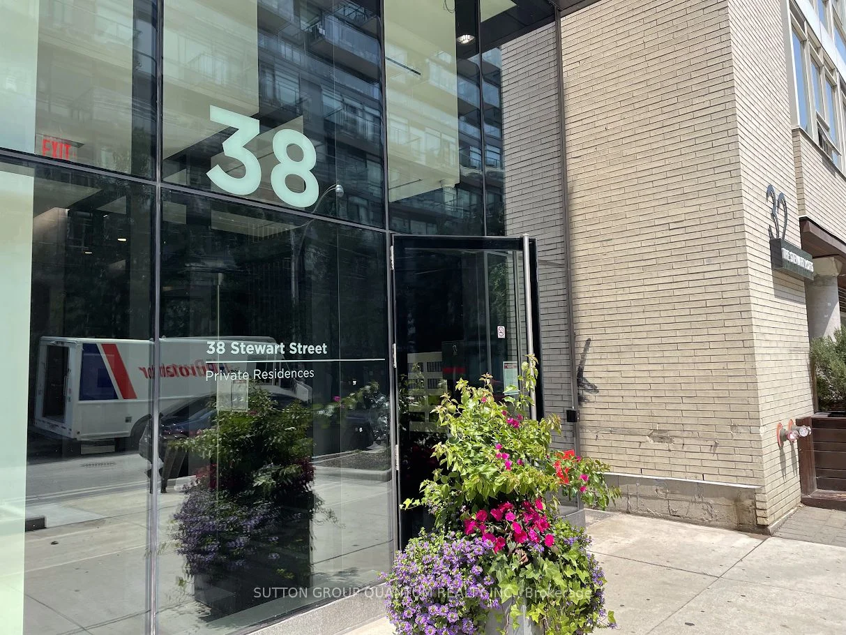 38 Stewart Street 805, Toronto C01, On M5v 1h6
