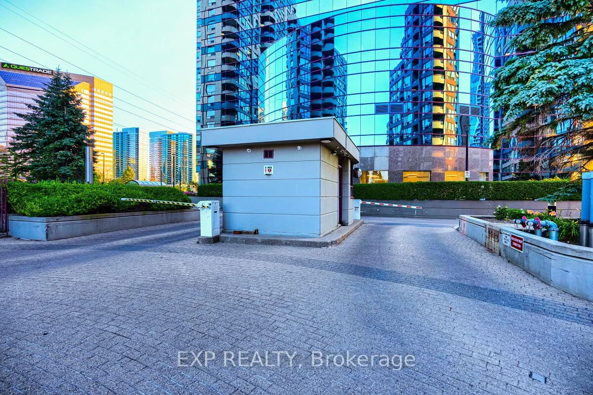 5765 Yonge Street Ph601, Toronto C14, On M2m 4h9
