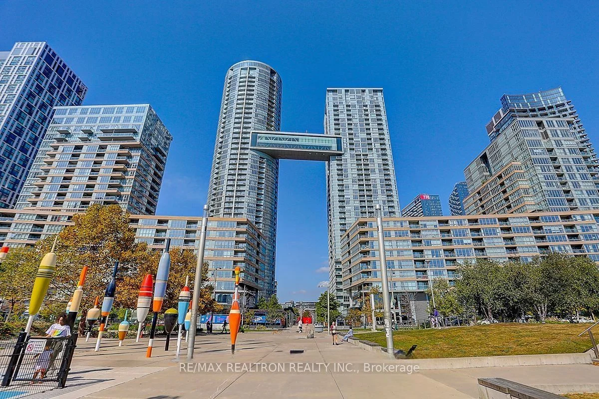15 Iceboat Terrace 2810, Toronto C01, On M5v 4a5