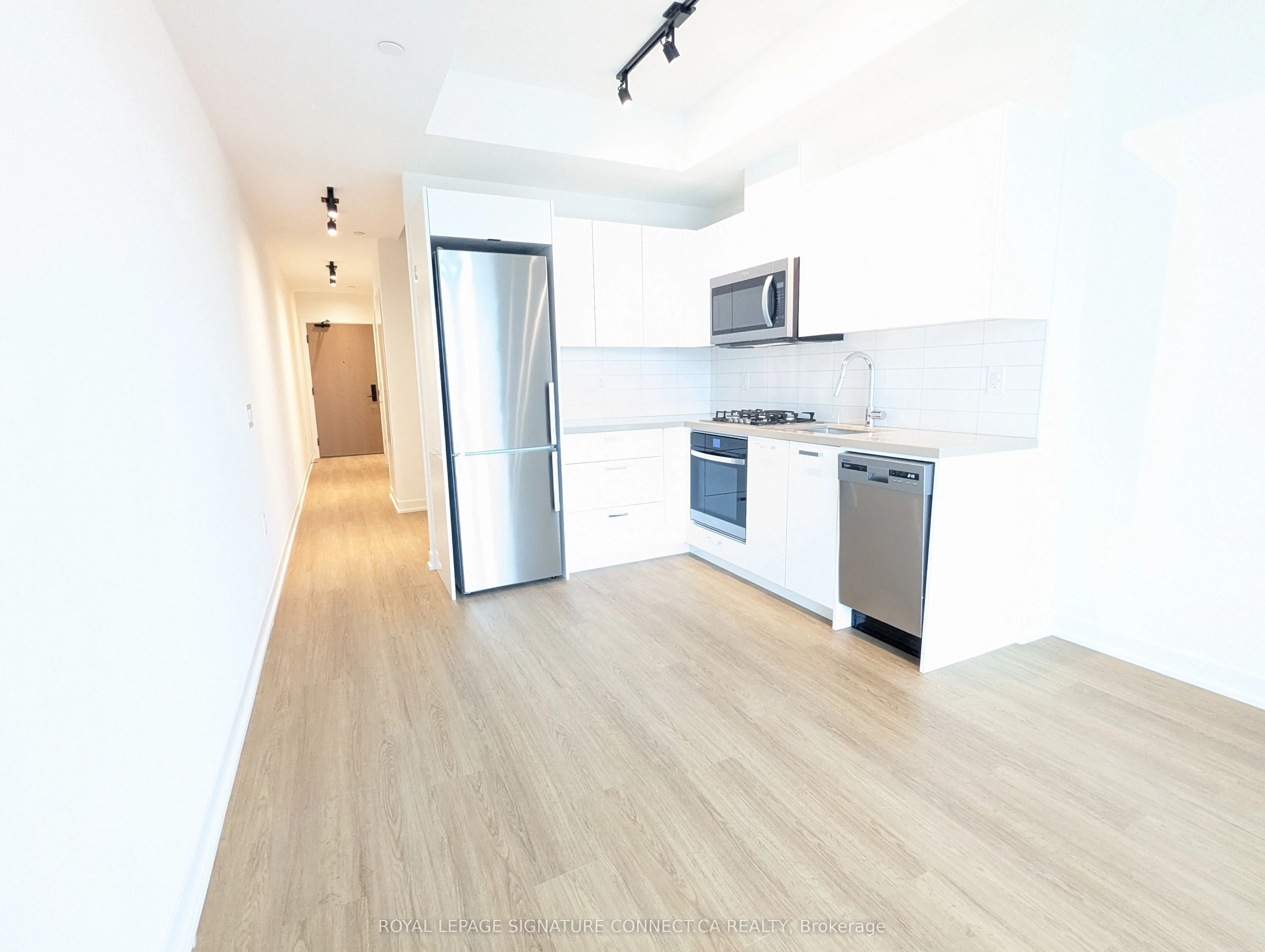 195 Mccaul Street 321, Toronto C01, On M5t 1w6