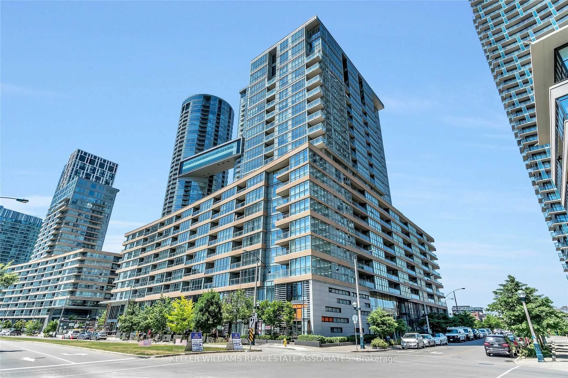 Condo Apartment in Toronto