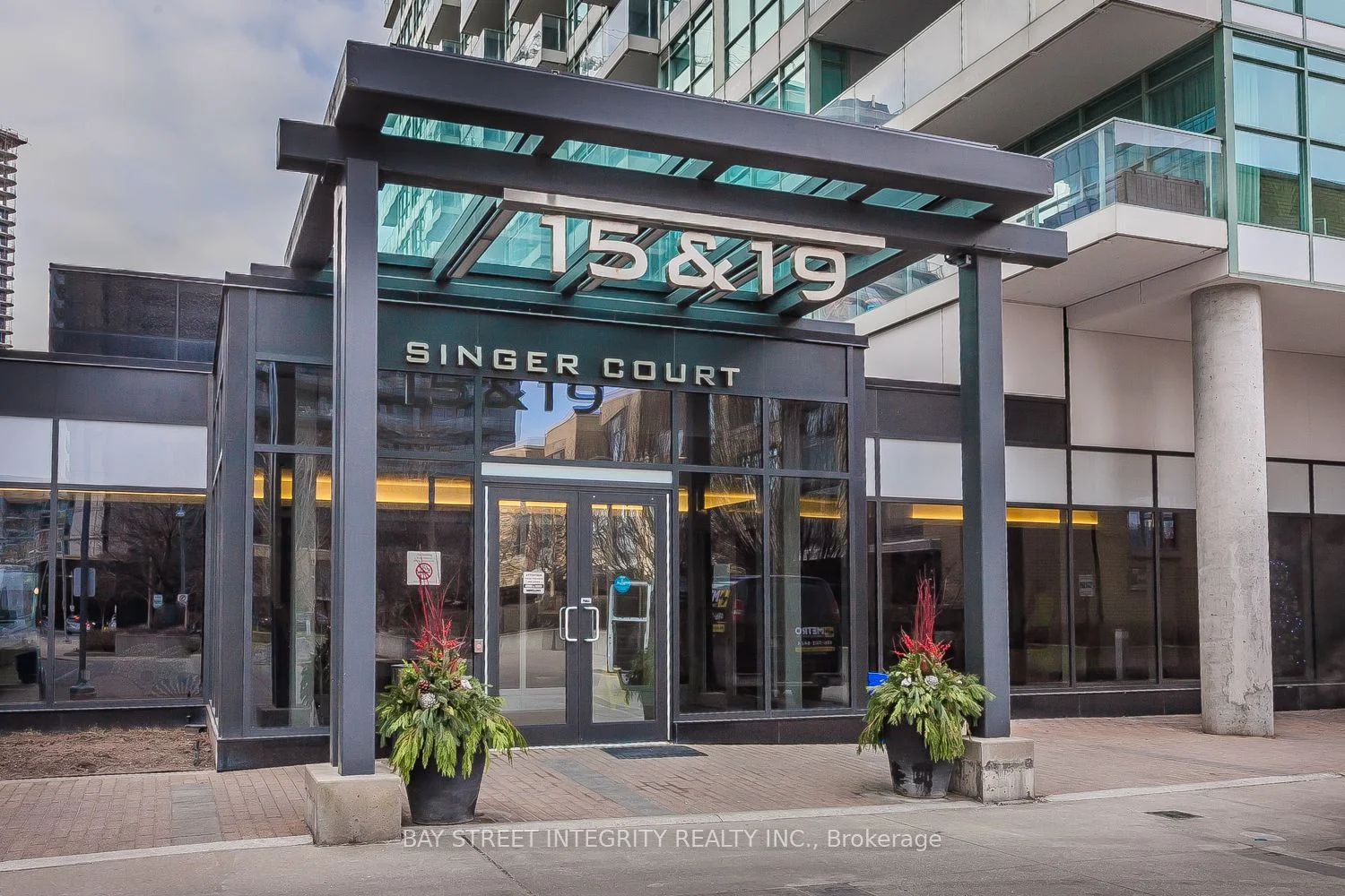 15 Singer Court 715, Toronto C15, ON M2K 0B1