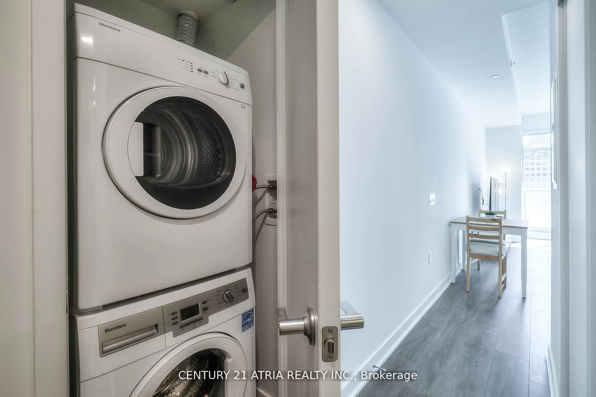 125 Blue Jays Way 1510, Toronto C01, ON M5V 0N5