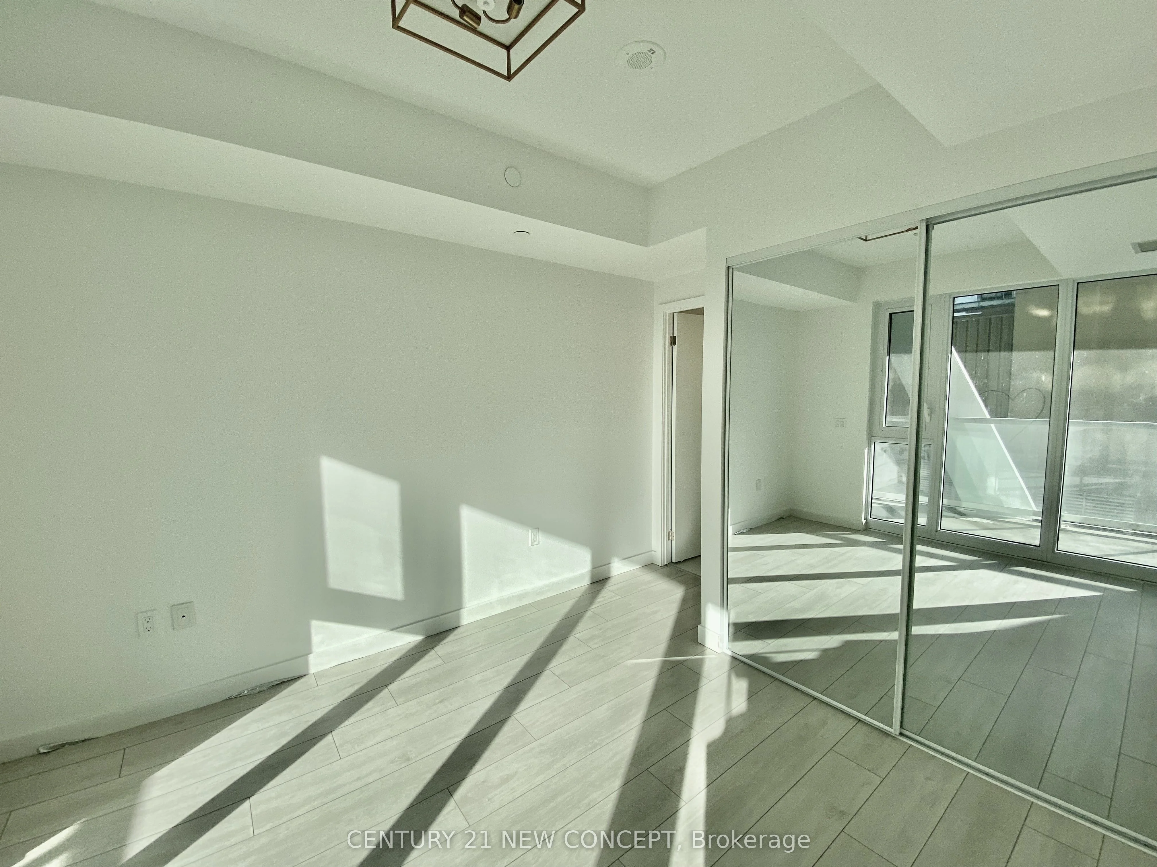 230 Simcoe Street 1433, Toronto C01, ON M5T 0G7