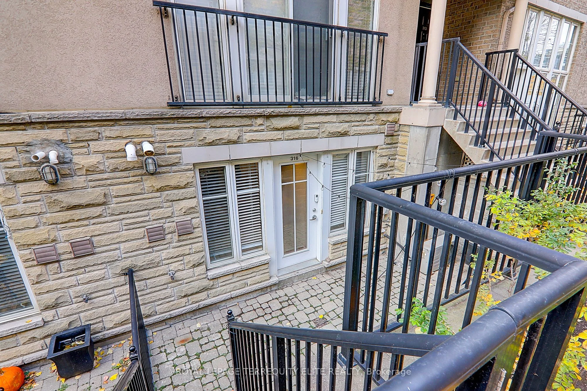 30 Western Battery Road 316, Toronto C01, ON M6K 3N9