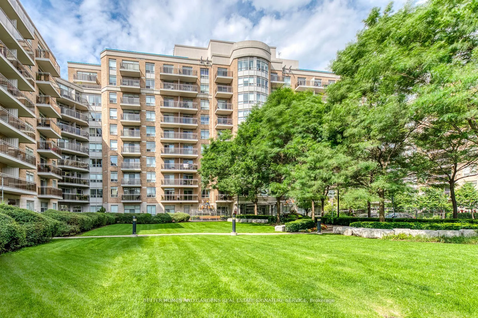 650 Lawrence Avenue 518, Toronto C04, On M6a 3e8