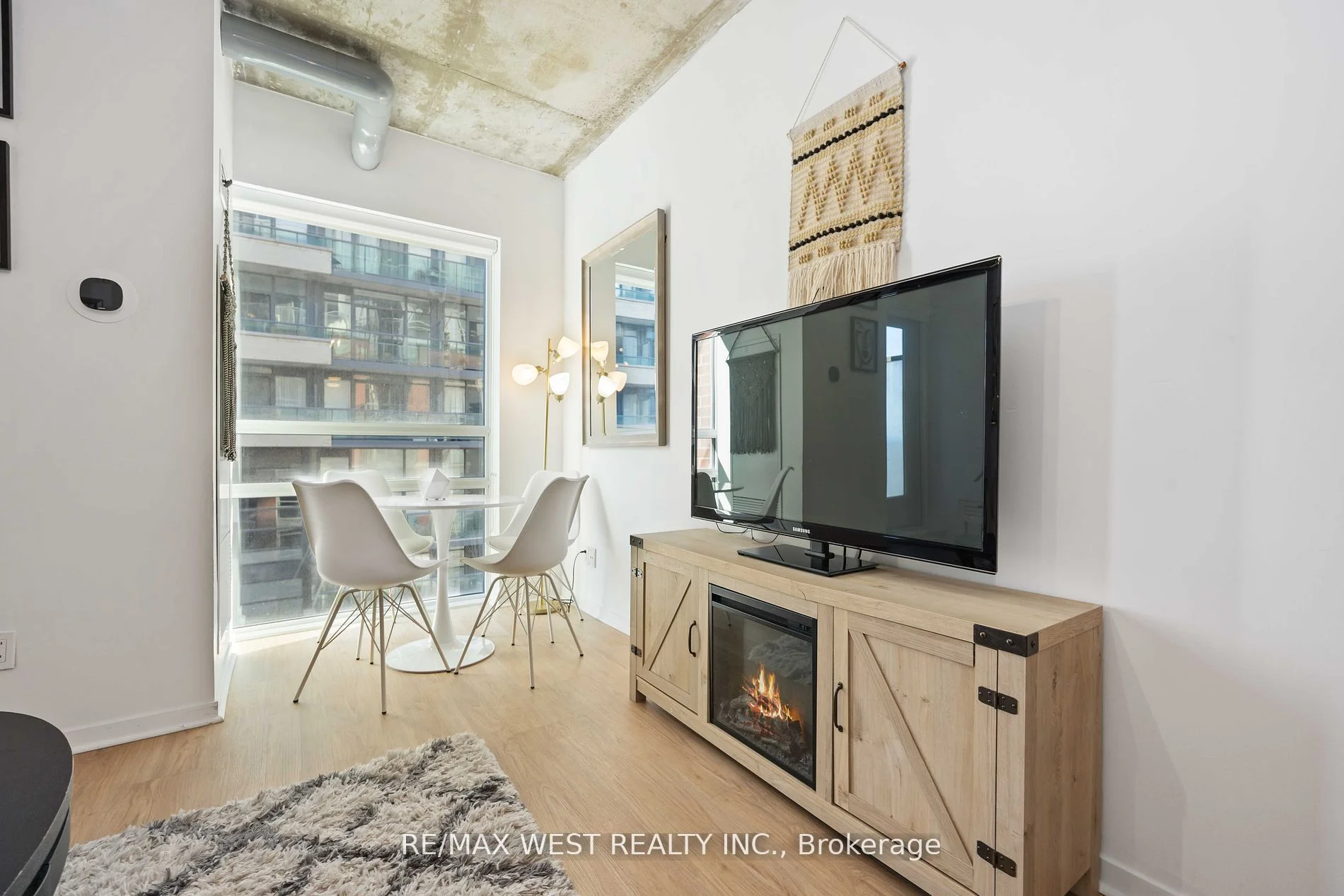 150 Sudbury Street 418, Toronto C01, On M6j 3s8
