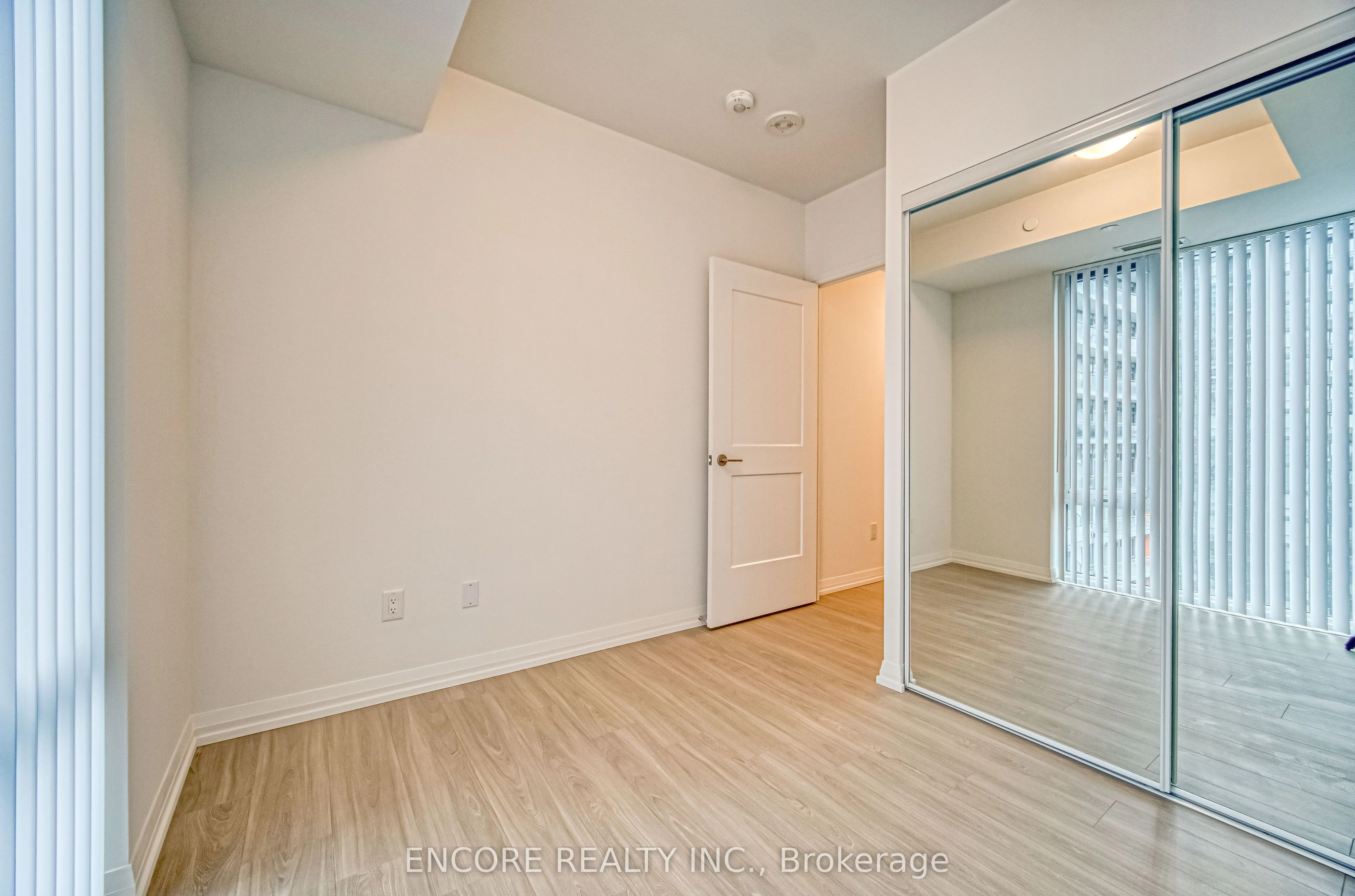 28 Widmer Street 3829, Toronto C01, ON M5V 0T2