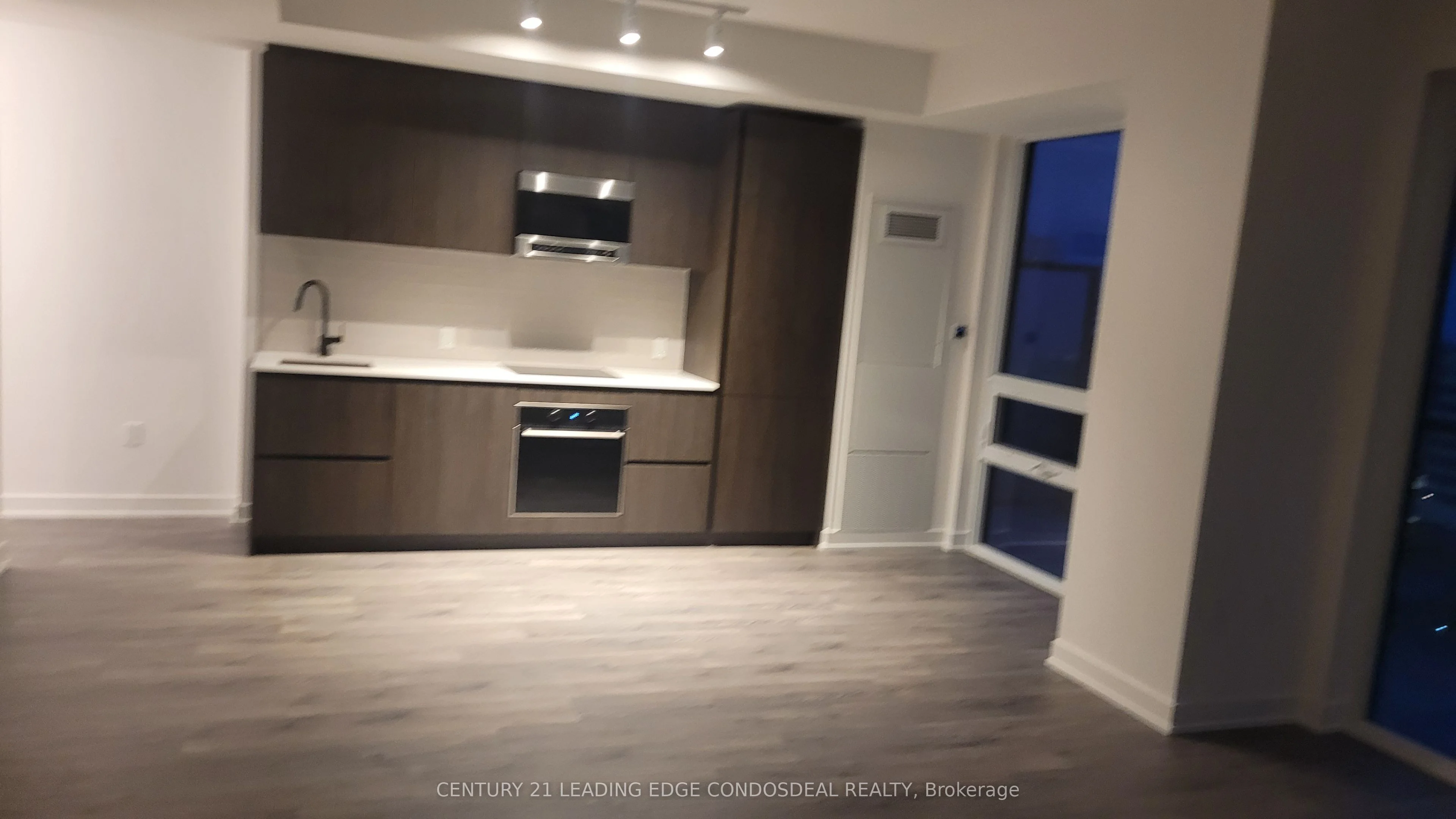 127 Broadway Street 1202, Toronto C10, On M4p 1v4