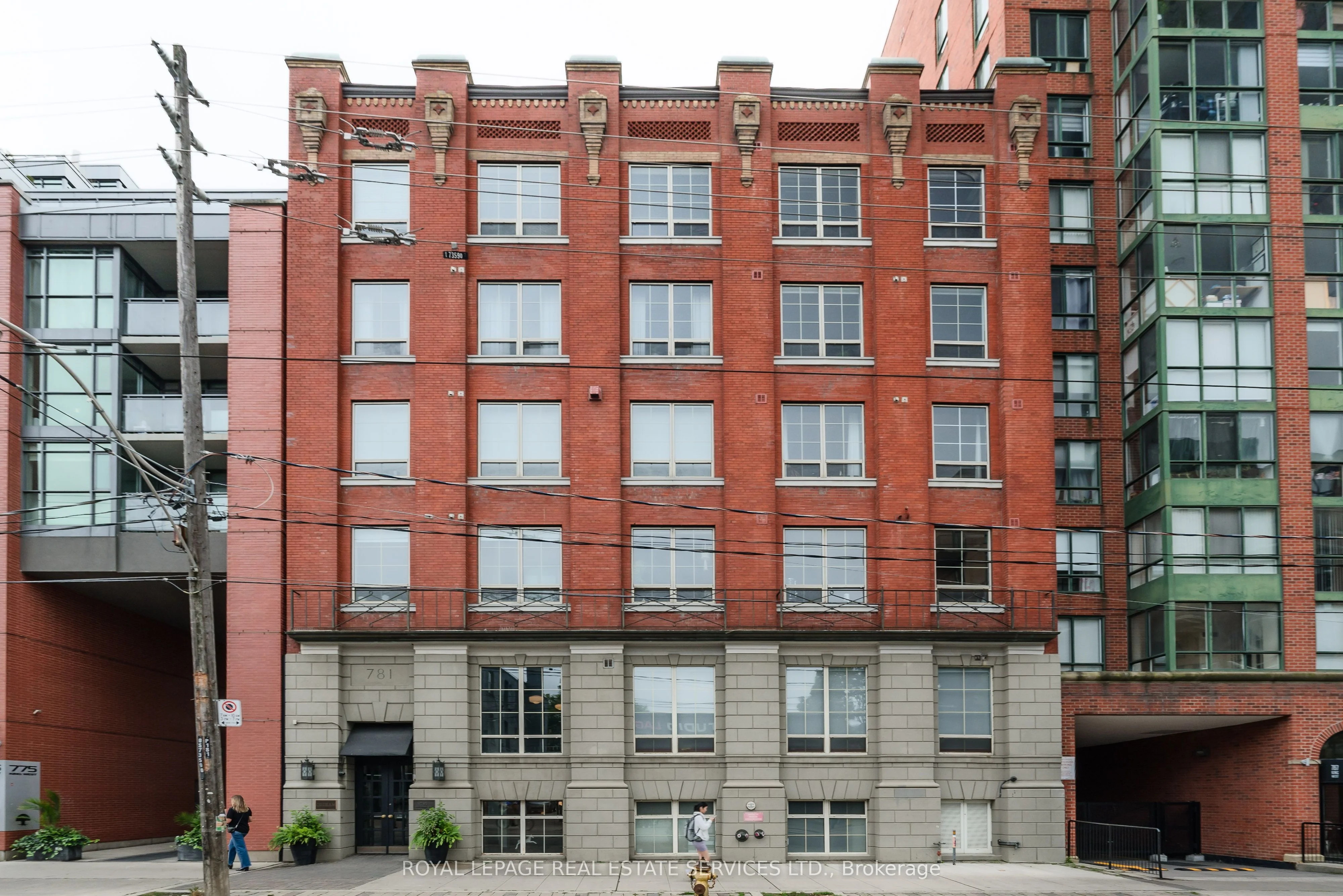 Condo Apartment in Toronto