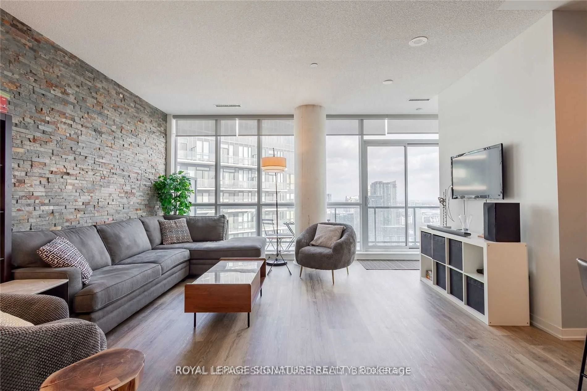 Condo Apartment in Toronto