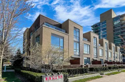 Condo Townhouse in Toronto