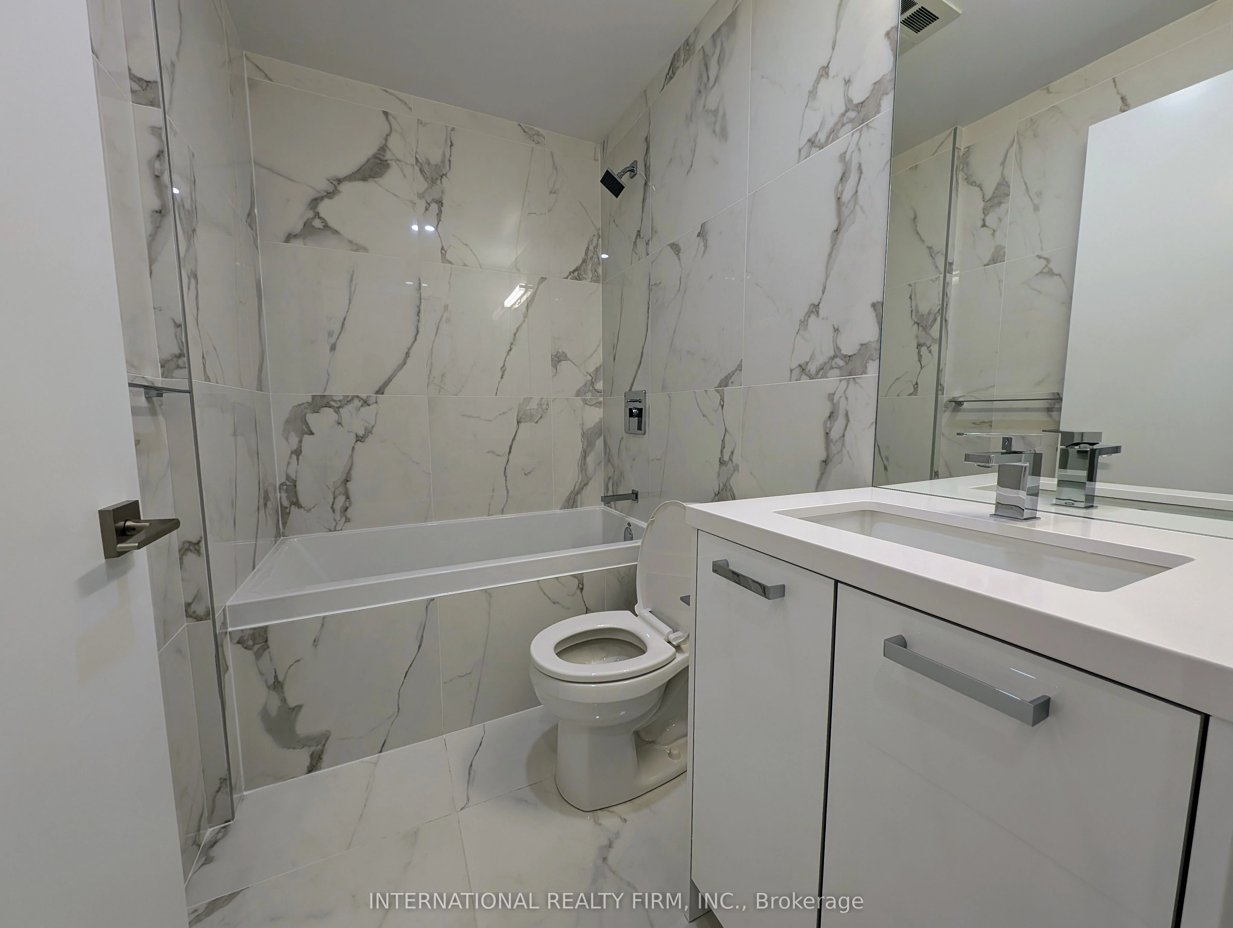195 McCaul Street 313, Toronto C01, ON M5T 1W6
