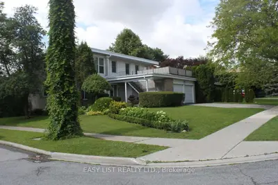 Duplex in Toronto